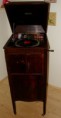 /album/skrinove-a-skrinkove-gramofony/cabinet-polyphon-jpg/